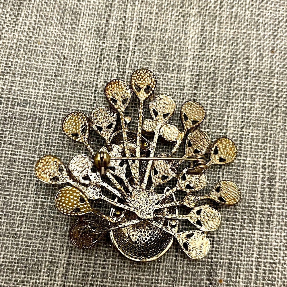 Peacock 🦚 Brooch. - Picture 3 of 3